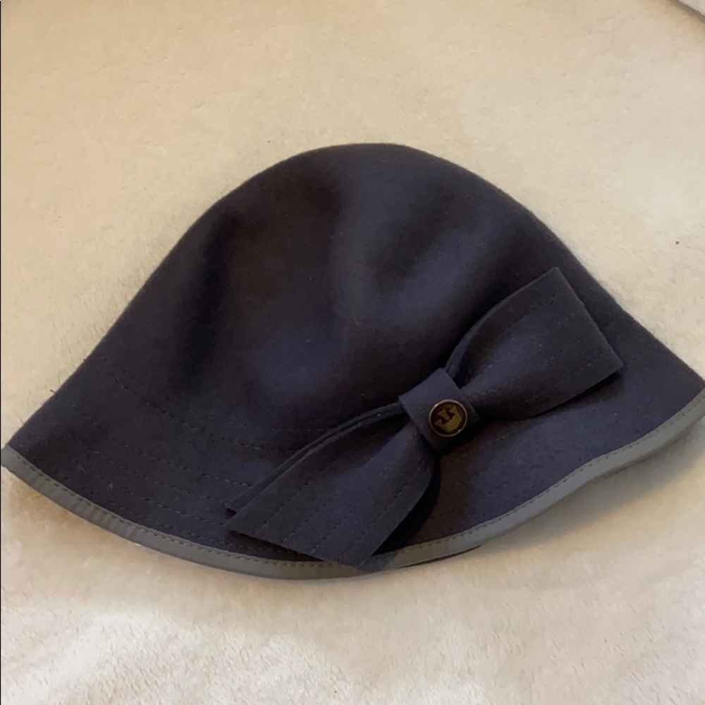 NWT Hat with Bow
